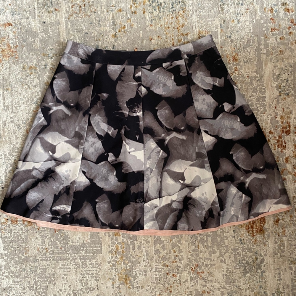 🛍️ 3/$15⭕️ Mossimo skirt